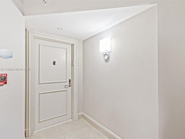 19101 NE 36th Ct 2501, Aventura FL 33180