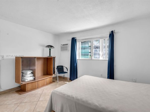 17050 NE 14th Ave 106, Miami FL 33162