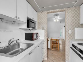 17050 NE 14th Ave 106, Miami FL 33162