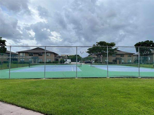 10054 Winding Lake Rd 103, Sunrise FL 33351