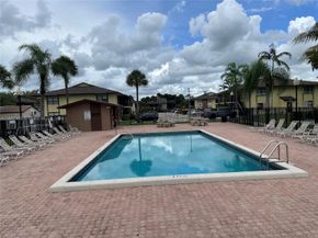 10054 Winding Lake Rd 103, Sunrise FL 33351