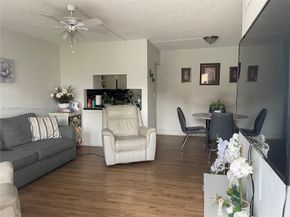 10054 Winding Lake Rd 103, Sunrise FL 33351