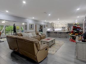 8290 Sunset Dr, Miami FL 33143