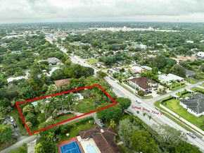 8290 Sunset Dr, Miami FL 33143