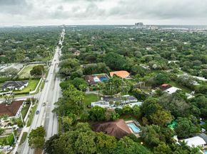 8290 Sunset Dr, Miami FL 33143