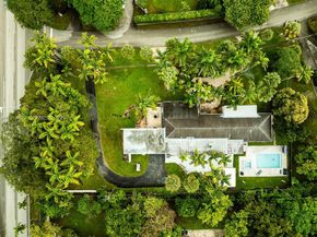 8290 Sunset Dr, Miami FL 33143