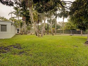 8290 Sunset Dr, Miami FL 33143