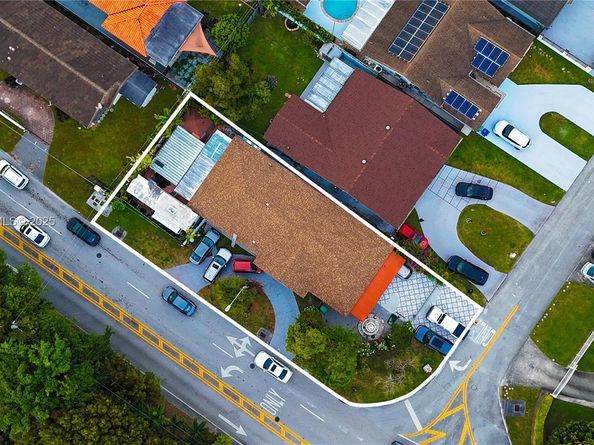 598 SW 121st Ave, Miami FL 33184