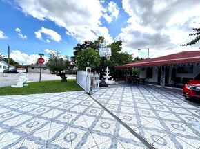 598 SW 121st Ave, Miami FL 33184