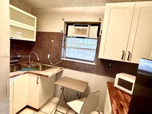 598 SW 121st Ave, Miami FL 33184