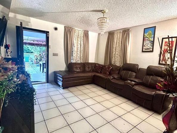 598 SW 121st Ave, Miami FL 33184