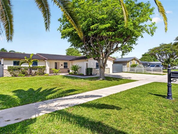 7434 SW 129th Ct, Miami FL 33183