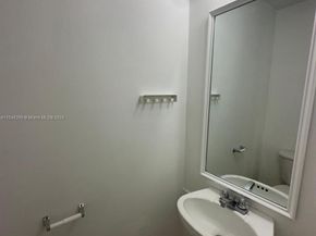 430 NW 20th St, Miami FL 33127
