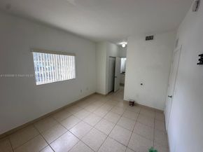 430 NW 20th St, Miami FL 33127