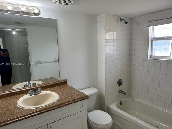 430 NW 20th St, Miami FL 33127