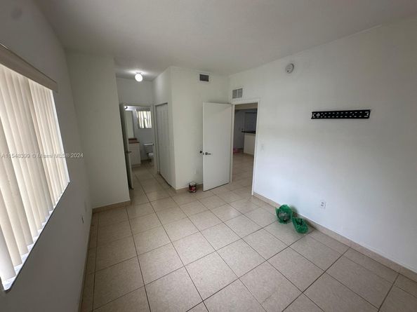 430 NW 20th St, Miami FL 33127