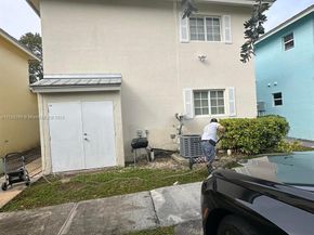 430 NW 20th St, Miami FL 33127
