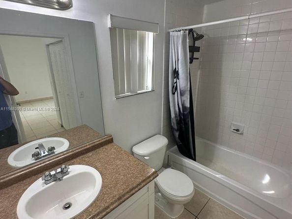 430 NW 20th St, Miami FL 33127