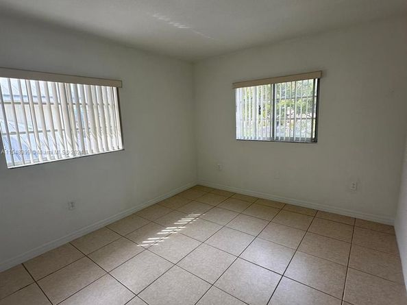 430 NW 20th St, Miami FL 33127