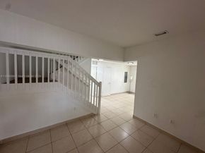 430 NW 20th St, Miami FL 33127