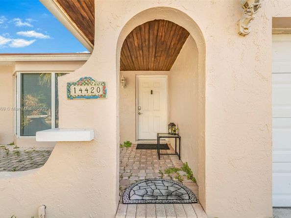 14420 SW 74th St, Miami FL 33183