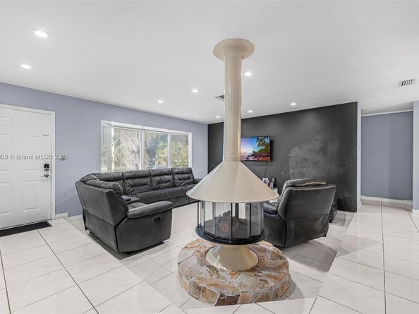 14420 SW 74th St, Miami FL 33183