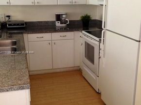 2740 SW 28th Ter 304, Miami FL 33133