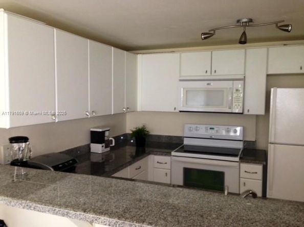 2740 SW 28th Ter 304, Miami FL 33133