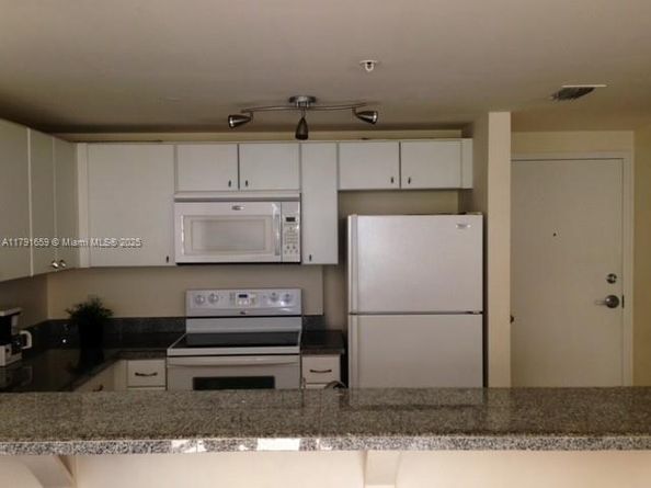2740 SW 28th Ter 304, Miami FL 33133