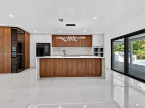 607 Layne Blvd, Hallandale Beach FL 33009