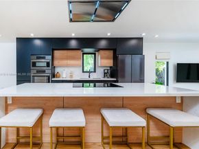 412 NW 41st St, Miami FL 33127