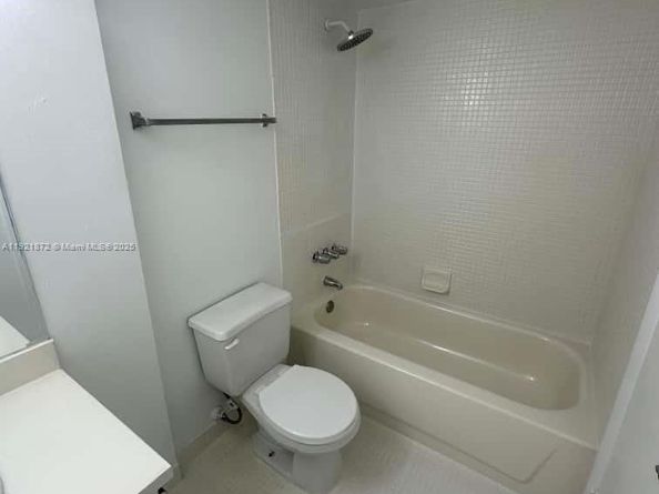 484 NW 165th St Rd A214, Miami FL 33169