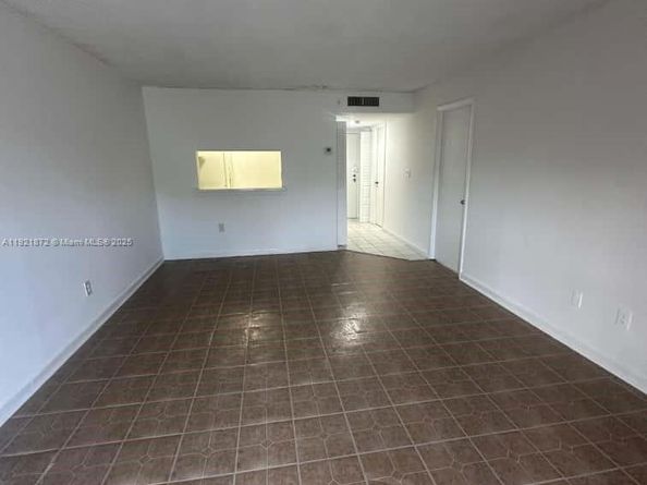 484 NW 165th St Rd A214, Miami FL 33169