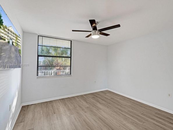 1715 Whitehall Dr 305, Davie FL 33324