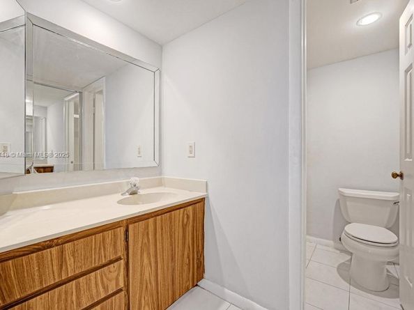 1715 Whitehall Dr 305, Davie FL 33324