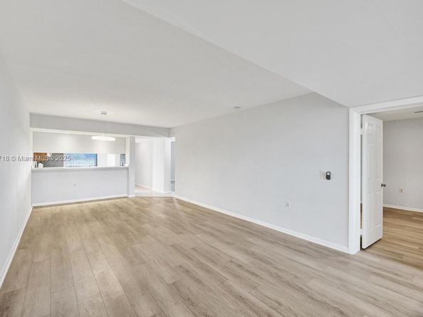 1715 Whitehall Dr 305, Davie FL 33324