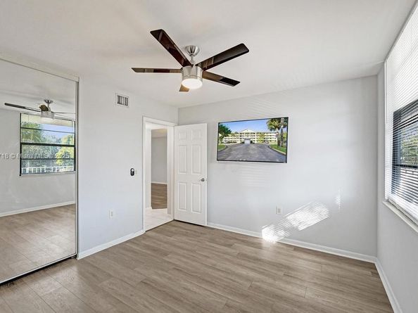 1715 Whitehall Dr 305, Davie FL 33324