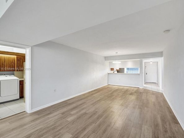 1715 Whitehall Dr 305, Davie FL 33324