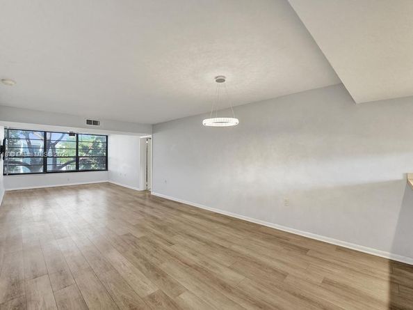 1715 Whitehall Dr 305, Davie FL 33324