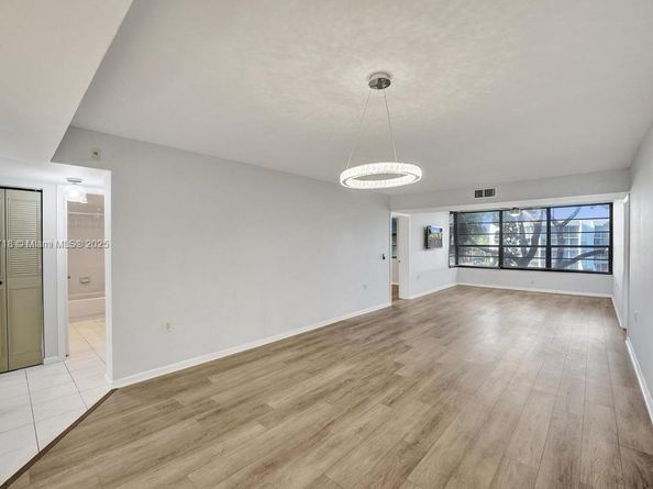 1715 Whitehall Dr 305, Davie FL 33324