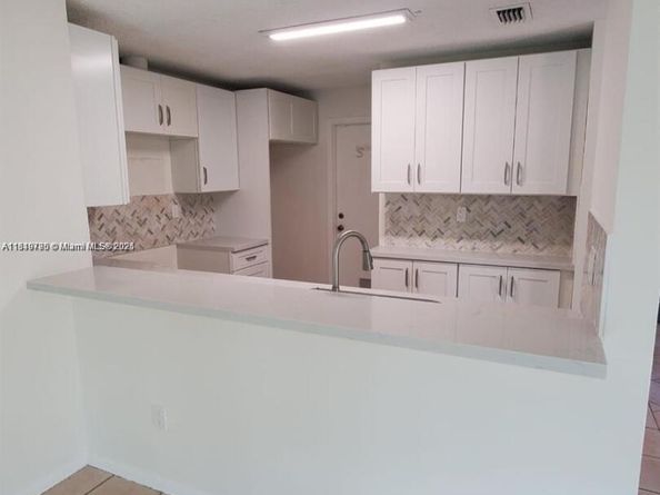11742 SW 52nd St, Cooper City FL 33330