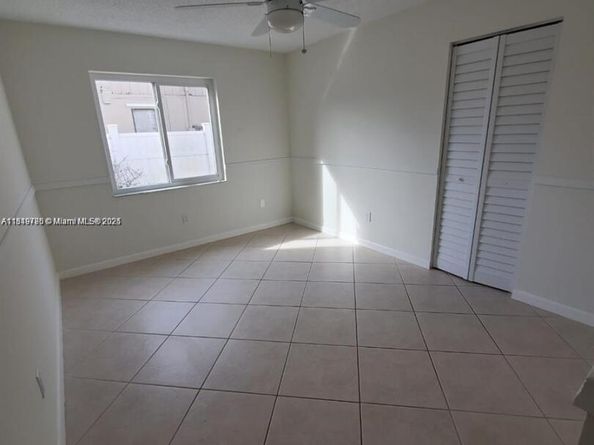 11742 SW 52nd St, Cooper City FL 33330