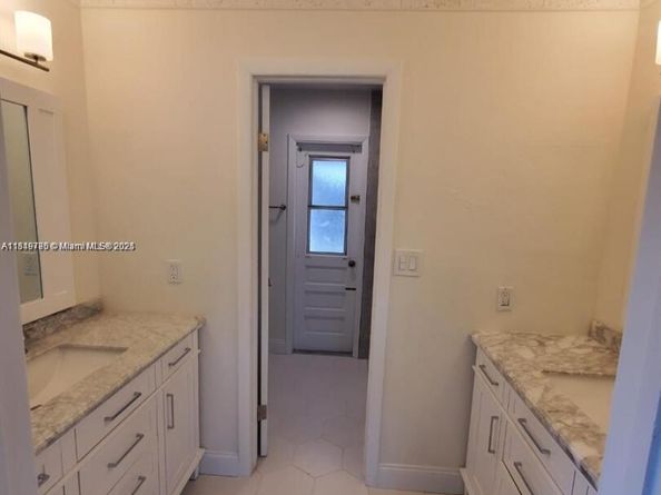 11742 SW 52nd St, Cooper City FL 33330