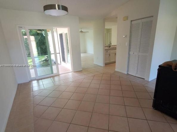11742 SW 52nd St, Cooper City FL 33330