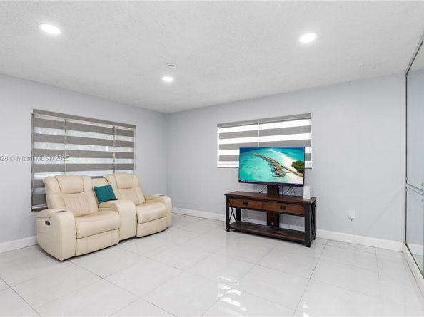 1211 NW 179th St, Miami Gardens FL 33169