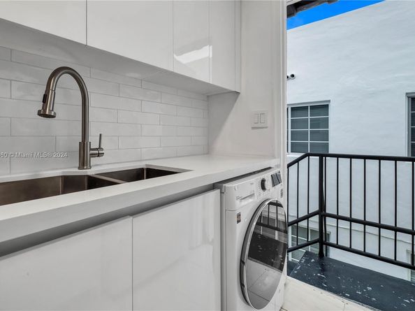 813-15 39th, Miami Beach FL 33140