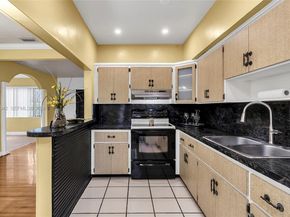 3694 NW 20th St, Miami FL 33142