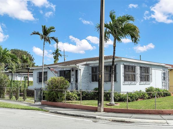 3694 NW 20th St, Miami FL 33142