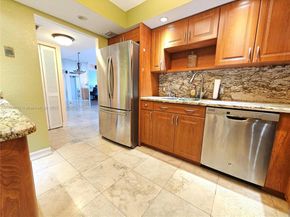 427 Golden Isles Dr 16E, Hallandale Beach FL 33009