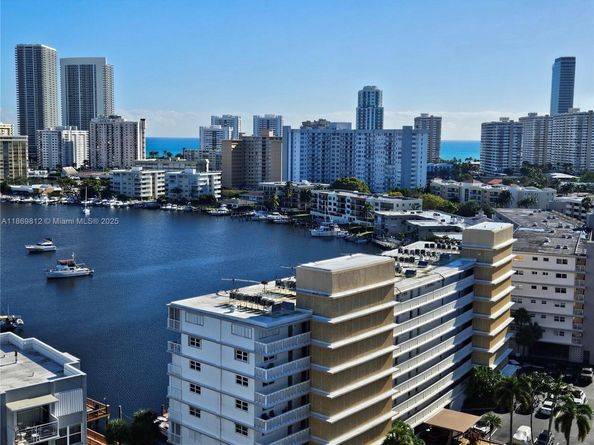 427 Golden Isles Dr 16E, Hallandale Beach FL 33009